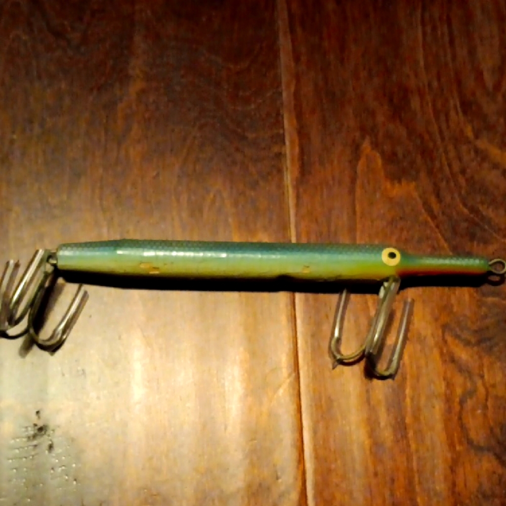 Vintage Boone Bait Co. Needle Fish Wooden Fishing Lure 7"